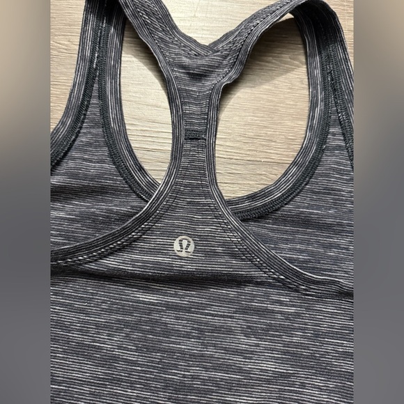 Lululemon Athletica Women's Black Racerback Tank Top Size 2 - Picture 6 of 9